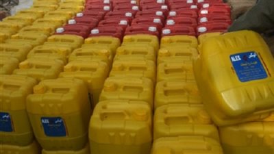 ضبط 10056 عبوة زيت مجهولة المصدر بالأزبكية 