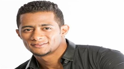 عباس أبوالحسن يصف منتقدي محمد رمضان بالانحطاط 