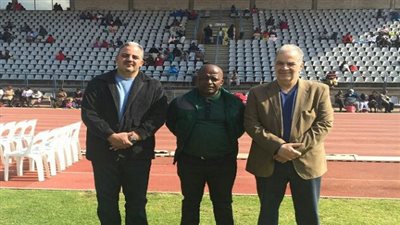 هاني زادة يتفقد ملعب لقاء صن داونز