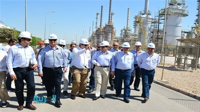  وزير البترول يتفقد مجمع غازات الصحراء الغربية 