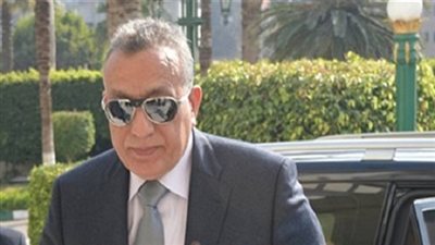 محافظ الجيزة يحتفل بفوز قرية 