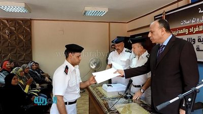 بالصور.. مدير شرطة النقل يكرم أوائل الدورة التدريبية 