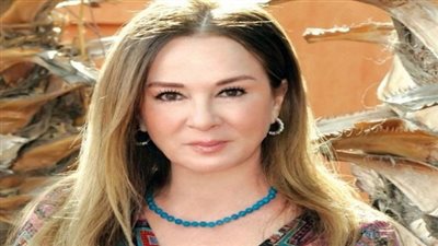 تكريم نجلاء فتحي بمهرجان أسوان لأفلام المرأة