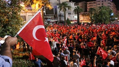 بالفيديو.. مظاهرات حاشدة بتركيا لرفض تطبيق حالة الطوارئ