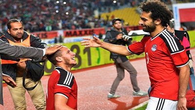 محمد صلاح يهنئ رمضان صبحي على انتقاله لـ