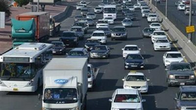 عودة الحركة المرورية لطبيعتها عقب تصادم 3 سيارات بالتجمع