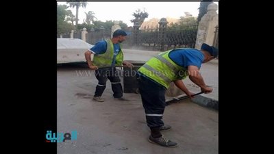 بالصور.. رفع السيارات المتهالكة بساحة توشيبا بالوايلي 