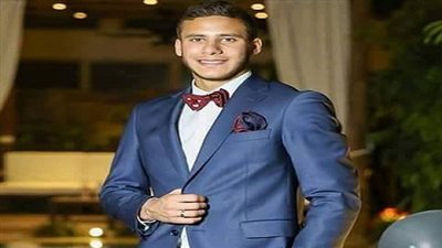 رمضان صبحي ينشر صورة مع خطيبته على 