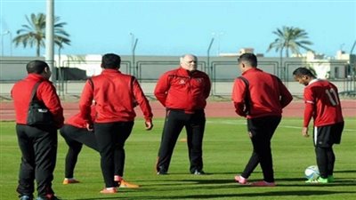 مارتن يول يجتمع باللاعبين قبل مواجهة الوداد