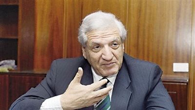 بالفيديو.. خبير اقتصادي يطالب الحكومة بمراعاة الأكثر احتياجًا