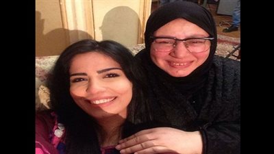 عبلة كامل وأميرة هاني تواصلان تصوير 