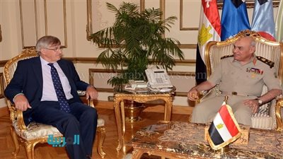 وزير الدفاع يلتقي وفد جمعية الصداقة البرلمانية بمجلس العموم  البريطاني