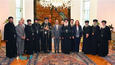 بالصور.. السيسى يستقبل البابا تواضروس وعددًا من رجال الكنيسة