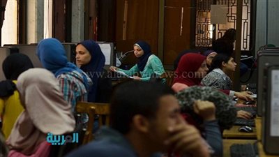 بالصور.. توافد طلاب الثانوية لتسجيل الرغبات بمراكز التنسيق