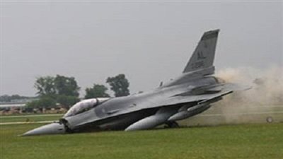 تحطم قاذفة مقاتلة أمريكية ومقتل قائدها في كاليفورنيا