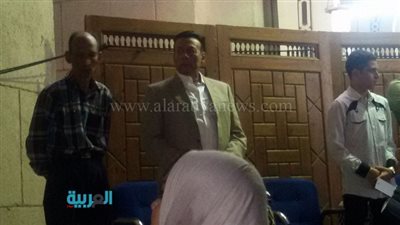 أحمد ماهر يتلقى عزاء محمد كامل.. وأشرف زكي أول الحاضرين 