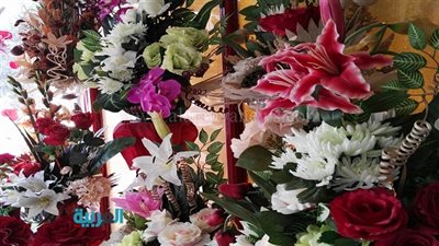 بالصور.. أزمة الدولار تذبل الورود.. قتل 