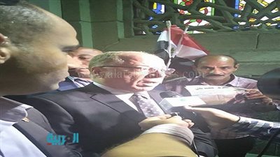 بالصور.. النمنم واللوزي ودانيال داخل سرادق عزاء محمد خان