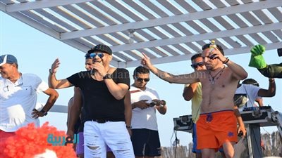 بالصور.. كاريكا والحريري و