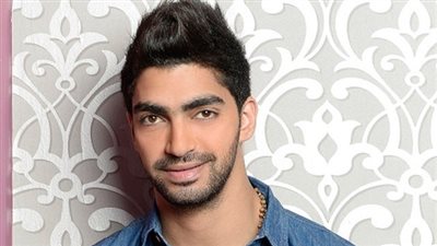 مينا عطا يشعل 