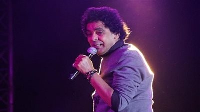 محمد منير يطير إلى ألمانيا لقضاء عطلته الصيفية