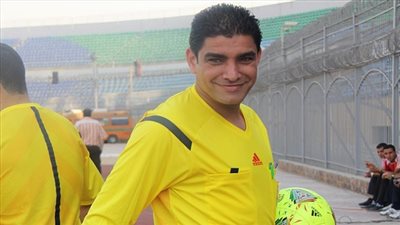 تعرف على حكم مباراة الأهلي وسموحة