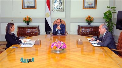 السيسي يؤكد على الإسراع في خطوات تنمية سيناء مع سحر نصر