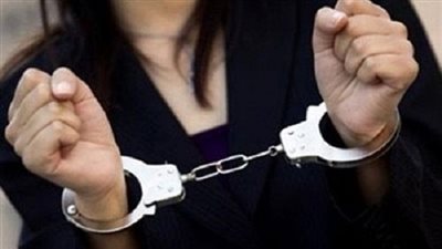 وضعت رقم هاتفها على قناة إباحية بعلم زوجها وحدث شيء مريب