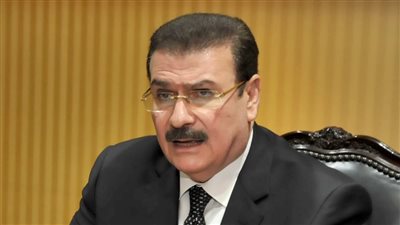 وزير النقل يناقش خطة تطوير ميناء الإسكندرية