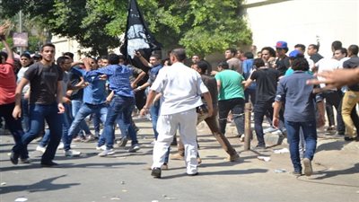 اشتباكات بين الأمن وطلاب الثانوية العامة بمحيط 
