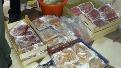 مصادرة نصف طن لحوم مجهولة المصدر داخل مصنع تعبئة بطنطا