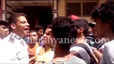 ضابط شرطة لطلاب الثانوية: 