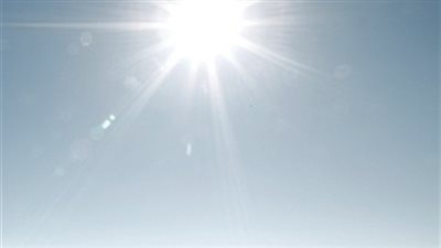 السويديون يسافرون بأعداد كبيرة للخارج سعيًا وراء أشعة الشمس الدافئة