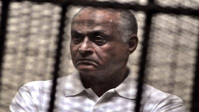 إيداع وزير الإسكان الأسبق في القفص بتهمة إهدار المال العام