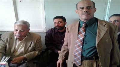 العاملون بـ 