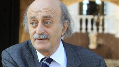 جنبلاط يستنكر احتلال سفارة الإمارات باليمن ويطالب بإخلائها فورا