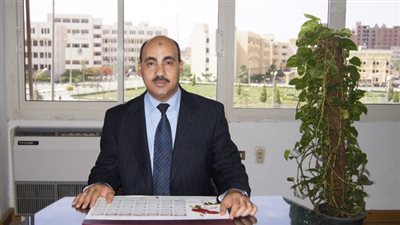 تكريم طلاب سبعة جامعات عربية وطالبتين مبتكرتين بالفيوم