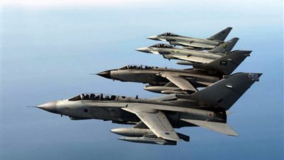 طائرات التحالف العربي تقصف ميناء الحديدة باليمن