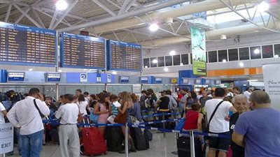 تدفق السائحون إلى اليونان رغم الأزمة المالية