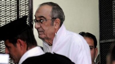 لجنة الخبراء في محاكمة زكريا عزمي تطلب التأجيل لإنهاء تقريرها