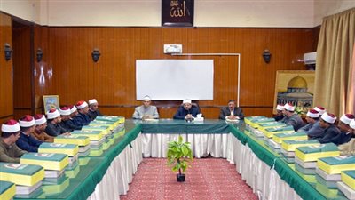 وزير الأوقاف يكرم الدفعة الثالثة من الأئمة المتميزين