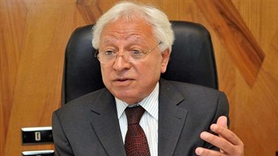 فقيه دستوري: حديث البرلمان عن تغيير خانة الديانة مثير للسخرية