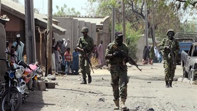 لجنة تحقيق تتهم الجيش بقتل 347 شيعيًا ودفنهم في قبور جماعية بنيجيريا