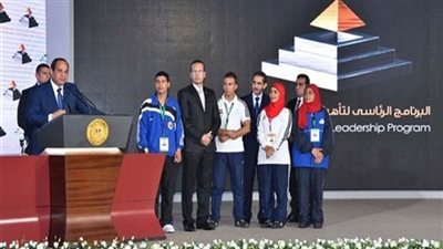 تطوير القطاع السياحي وأزمة الدولار على مائدة 