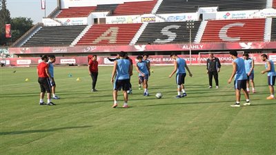 الأهلي يكتفي بتدريبات تأهيلية خلال المران استعدادًا لإنبي بالكأس