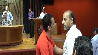 بالفيديو.. مشادات داخل 