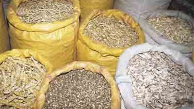 ضبط أعشاب طبية ومنشطات جنسية مجهولة المصدر داخل محل بالمرج 