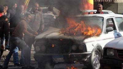 إخماد حريق بسيارة ملاكي في منطقة فيصل