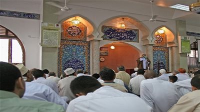 انتهى الصراع.. الخطبة المكتوبة ليست إلزامًا.. وزير الأوقاف: لم نصدر قرارًا رسميًا وستظل استرشادية.. وأزهريون: الانفراد بالقرار الخطأ الأكبر والأزهر وراء رفضها.. وتنفيذها كان سيقتل اجتهاد الأئمة