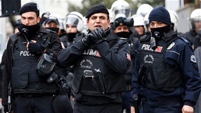 الشرطة التركية تداهم هيئة الأبحاث العلمية وتعتقل العشرات